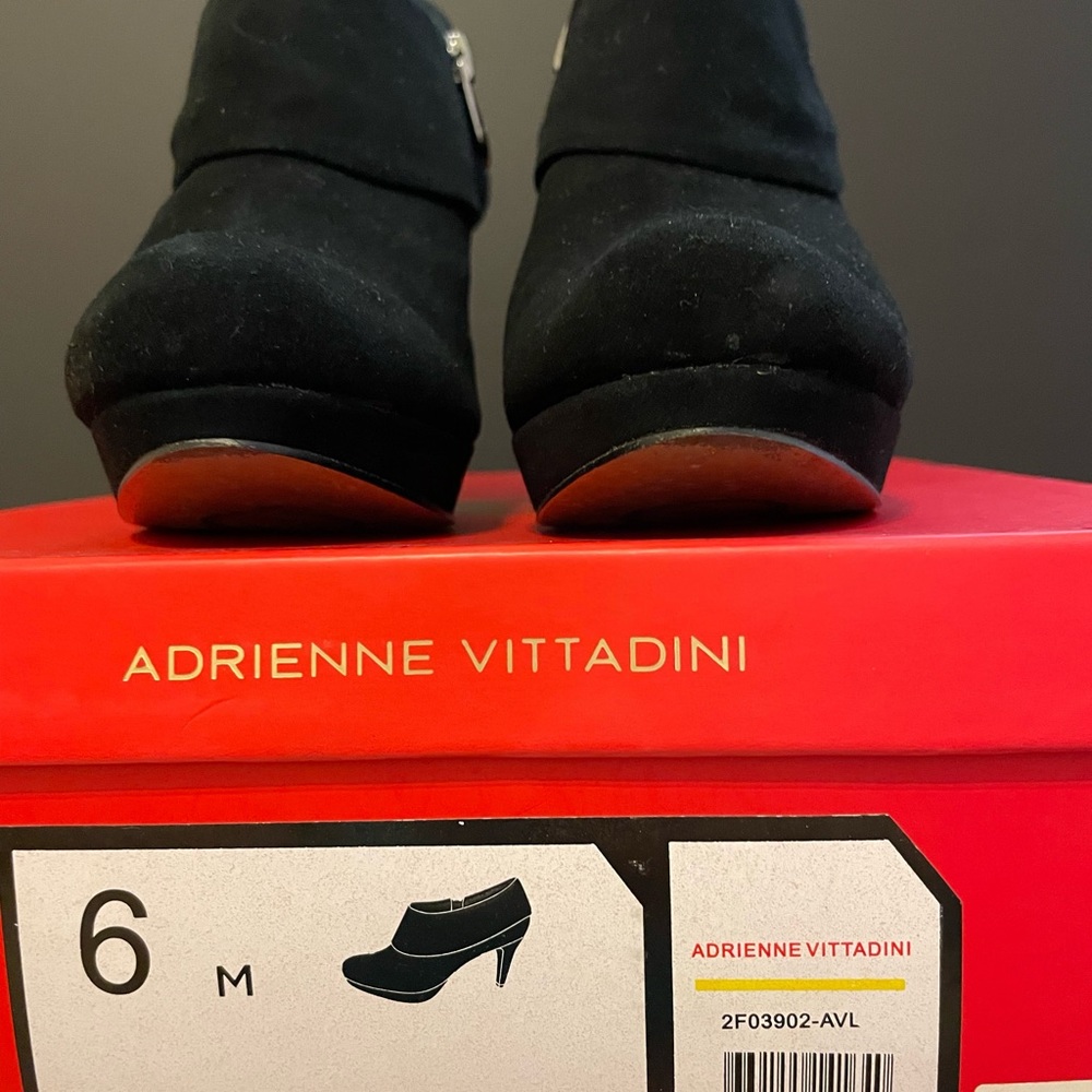 Adrienne Vittadini suede ankle boots size 6